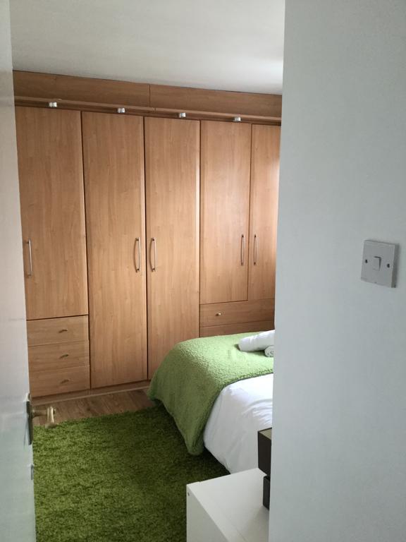 Villa 4 Bed House Next To Basildon Town Centre Extérieur photo