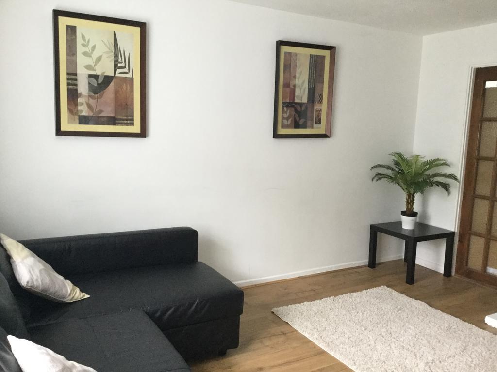 Villa 4 Bed House Next To Basildon Town Centre Extérieur photo