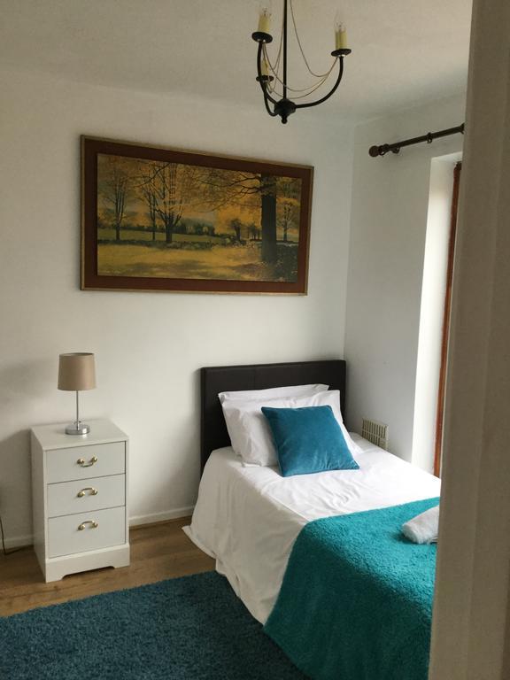 Villa 4 Bed House Next To Basildon Town Centre Extérieur photo