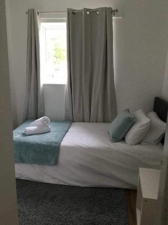 Villa 4 Bed House Next To Basildon Town Centre Extérieur photo